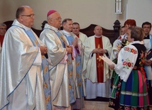 Bp Józef Zawitkowski w kadrach R. Taflińskiego