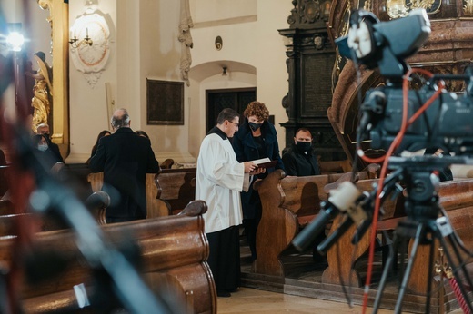 Łowicz. Uroczystości żałobne śp. bp. Józefa Zawitkowskiego