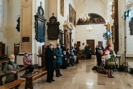 Łowicz. Uroczystości żałobne śp. bp. Józefa Zawitkowskiego