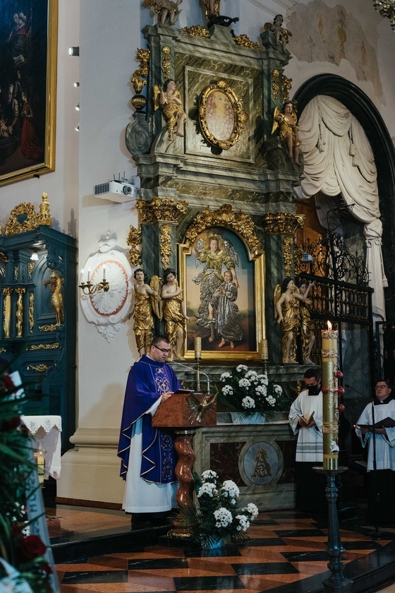 Łowicz. Uroczystości żałobne śp. bp. Józefa Zawitkowskiego