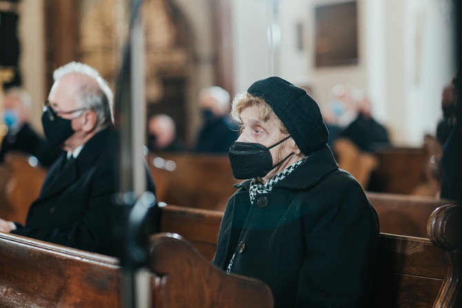 Łowicz. Uroczystości żałobne śp. bp. Józefa Zawitkowskiego