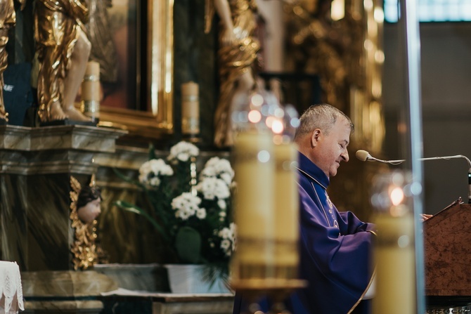 Łowicz. Uroczystości żałobne śp. bp. Józefa Zawitkowskiego