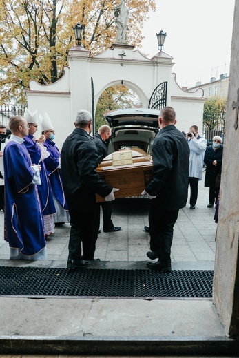 Łowicz. Uroczystości żałobne śp. bp. Józefa Zawitkowskiego