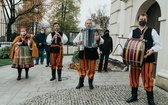 Łowicz. Uroczystości żałobne śp. bp. Józefa Zawitkowskiego