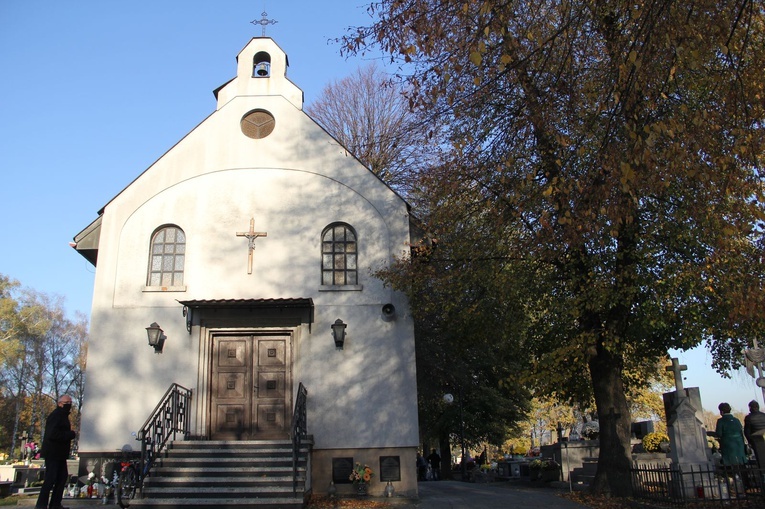 Odsłonięcie tablic pamiątkowych na cmentarzu w Żabnie