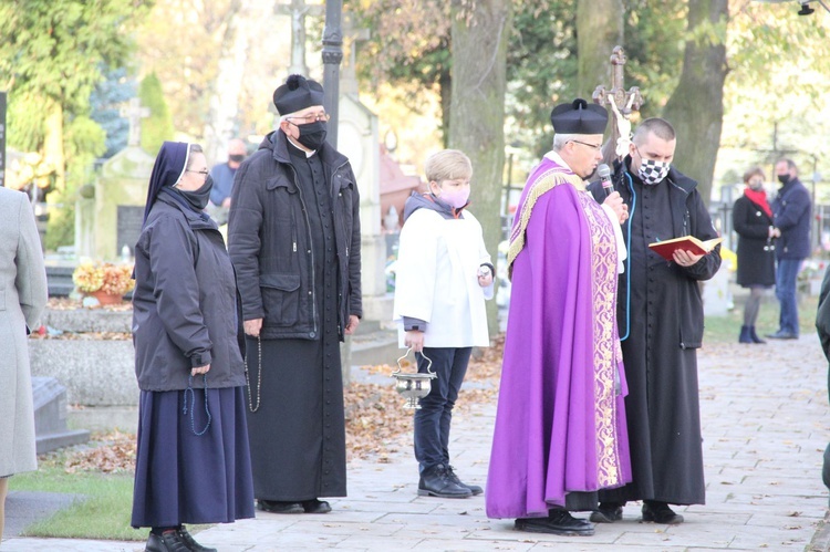 Odsłonięcie tablic pamiątkowych na cmentarzu w Żabnie