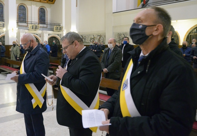 Męski Różaniec w bazylice św. Kazimierza