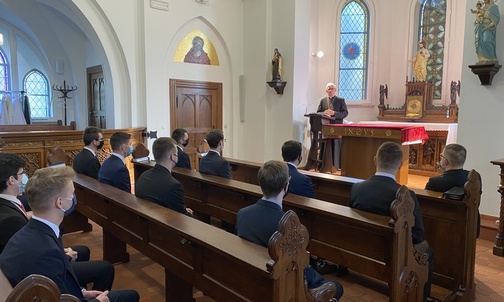 Kokoszyce. Abp Skworc odwiedził wspólnotę roku propedeutycznego śląskiego seminarium