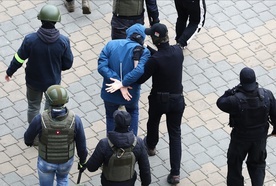 Ponad 800 zatrzymanych podczas niedzielnych protestów przeciwko Łukaszence