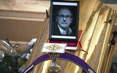 ▲	Ks. prof. Sienkiewicz został pochowany  6 listopada w Kołobrzegu, swoim rodzinnym mieście.