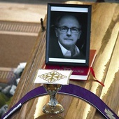 ▲	Ks. prof. Sienkiewicz został pochowany  6 listopada w Kołobrzegu, swoim rodzinnym mieście.