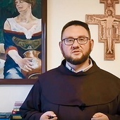 ▲	O. Tomasz Skibiński ma już doświadczenie w nagrywaniu materiałów online. 