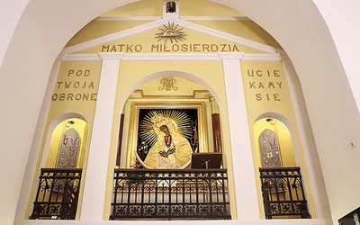 ▲	Kaplica MB Ostrobramskiej w bazylice św. Jerzego w Kętrzynie.