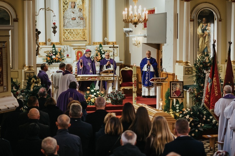 Uroczystości pogrzebowe śp. bp. Józefa Zawitkowskiego