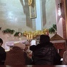 ▲	W kościele parafialnym w Sufczynie modlitewny szturm rozpoczął się 31 października i trwał do 8 listopada.