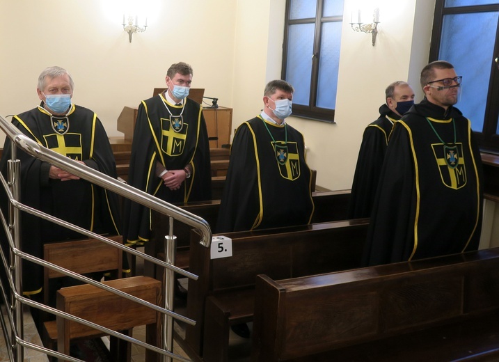 Płock. Relikwie św. s. Faustyny dla Rycerzy Jana Pawła II