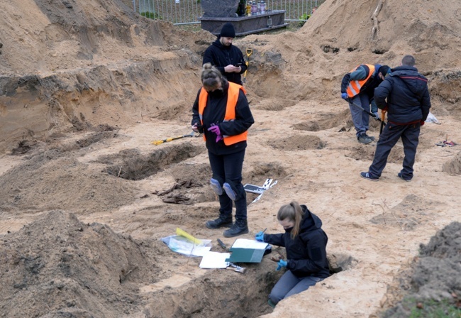 Kraśnica. Poszukiwanie grobu mjr. Hubala