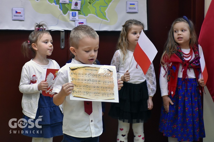 Dzień Niepodległości w przedszkolu sióstr prezentek