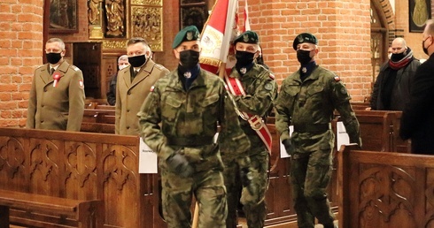 Bp Jezierski: Potrzebujemy nieustannie refleksji historycznej