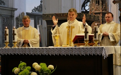Liturgii przewodniczył i słowo Boże wygłosił bp Zbigniew Zieliński.