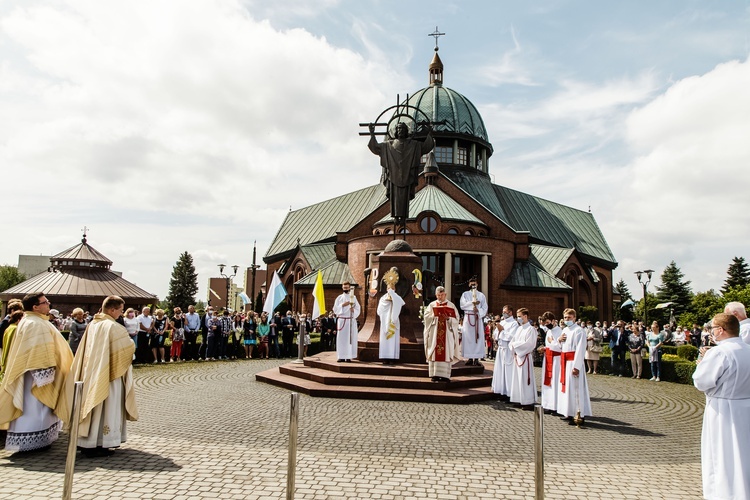 Tychy. 30-lecie parafii bł. Karoliny