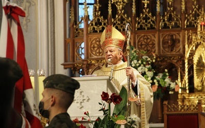 Homilię wygłosił bp Henryk Tomasik.