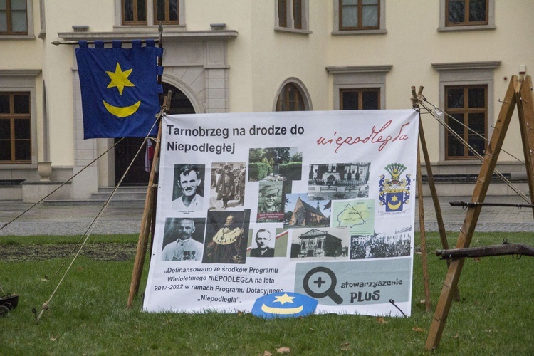 Piknik historyczny w Dzikowie