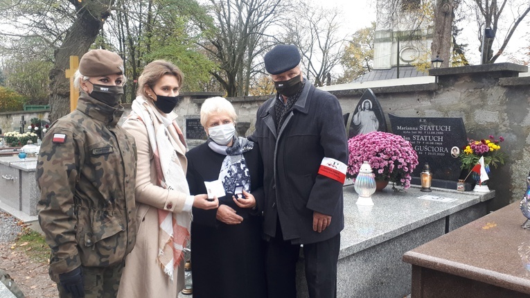 Odznaczenia dla kombatantek 