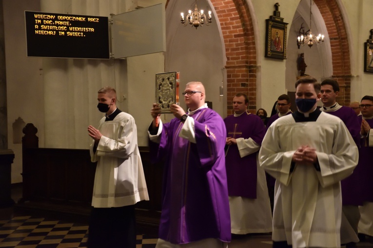 Msza św. za zmarłych kapłanów i biskupów