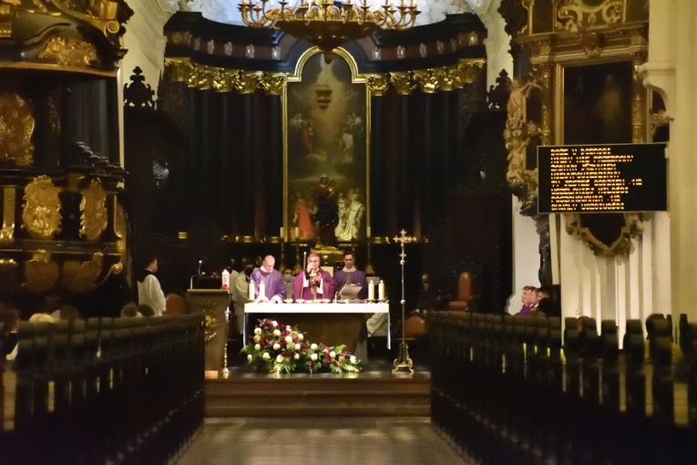 Msza św. za zmarłych kapłanów i biskupów