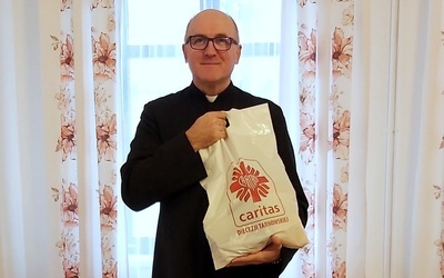 Parafialny oddział Caritas, siostry i proboszcz Czchowa przygotowali upominki dla seniorów