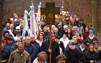 Rozważania Drogi Krzyżowej szlakiem męczeństwa bł. Karoliny poprowadzi ks. Marek Dziewiecki