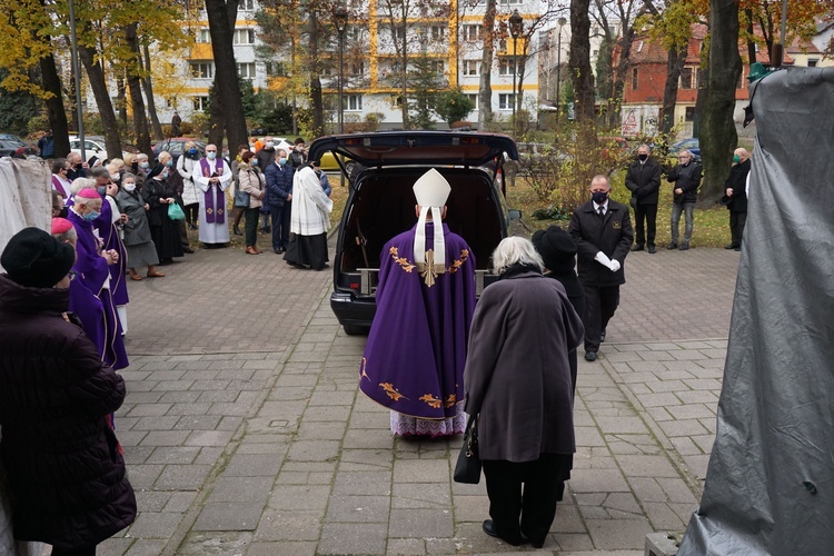 Msza pogrzebowa ks. prał. Huberta Nalewai