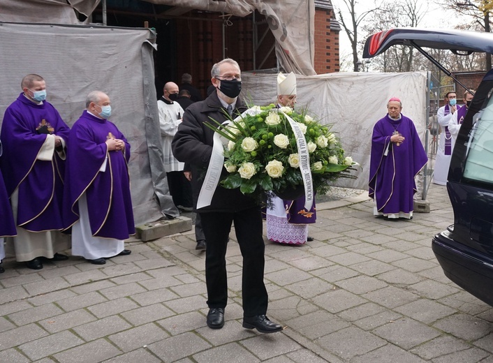 Msza pogrzebowa ks. prał. Huberta Nalewai