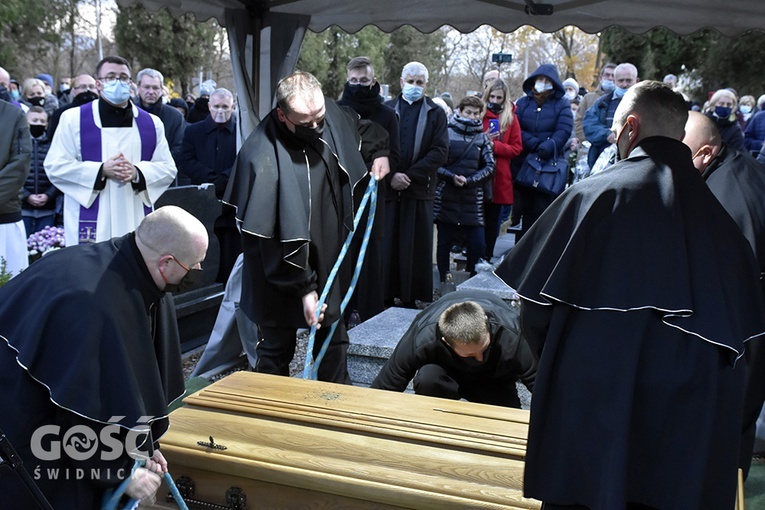 Pogrzeb ks. Stefana Smotera, proboszcza z parafii pw. św. Michała Archanioła w Bystrzycy Kłodzkiej