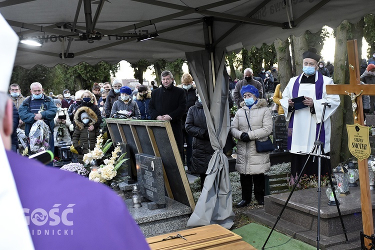 Pogrzeb ks. Stefana Smotera, proboszcza z parafii pw. św. Michała Archanioła w Bystrzycy Kłodzkiej