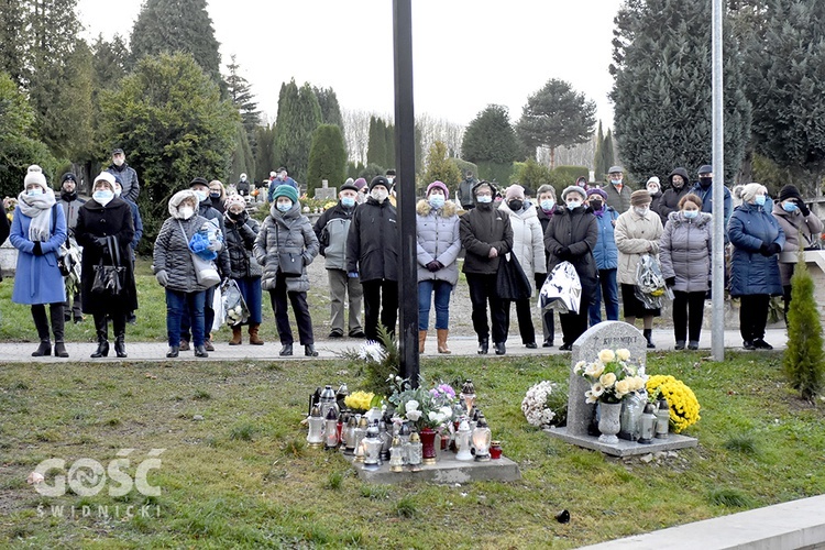 Pogrzeb ks. Stefana Smotera, proboszcza z parafii pw. św. Michała Archanioła w Bystrzycy Kłodzkiej