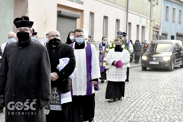 Pogrzeb ks. Stefana Smotera, proboszcza z parafii pw. św. Michała Archanioła w Bystrzycy Kłodzkiej