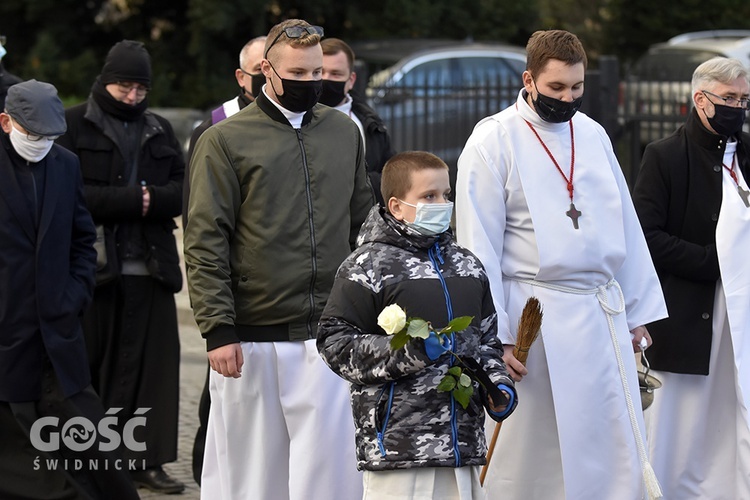 Pogrzeb ks. Stefana Smotera, proboszcza z parafii pw. św. Michała Archanioła w Bystrzycy Kłodzkiej