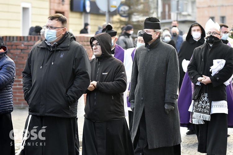 Pogrzeb ks. Stefana Smotera, proboszcza z parafii pw. św. Michała Archanioła w Bystrzycy Kłodzkiej