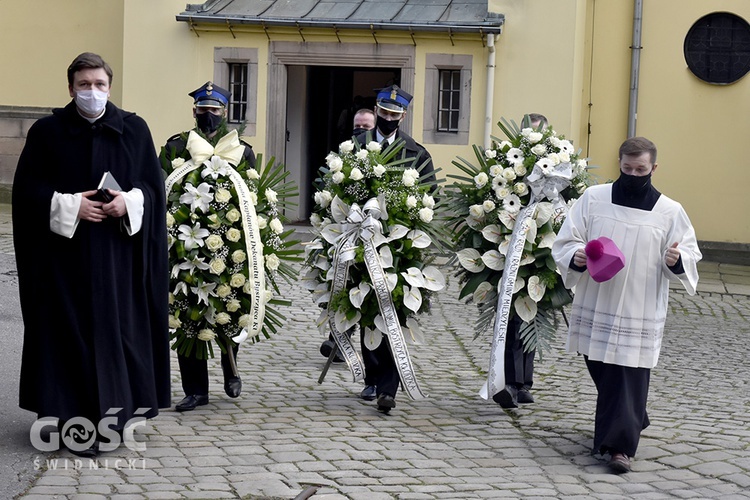 Pogrzeb ks. Stefana Smotera, proboszcza z parafii pw. św. Michała Archanioła w Bystrzycy Kłodzkiej