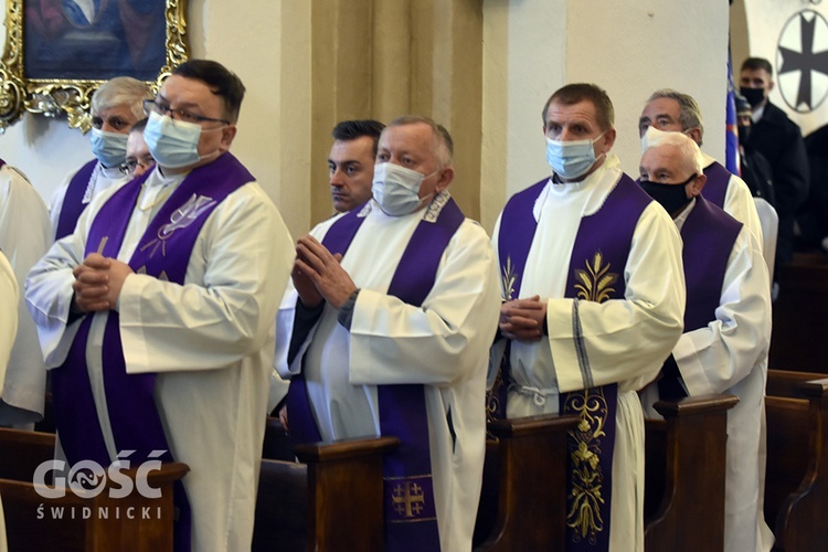 Pogrzeb ks. Stefana Smotera, proboszcza z parafii pw. św. Michała Archanioła w Bystrzycy Kłodzkiej