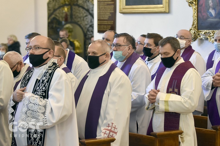 Pogrzeb ks. Stefana Smotera, proboszcza z parafii pw. św. Michała Archanioła w Bystrzycy Kłodzkiej