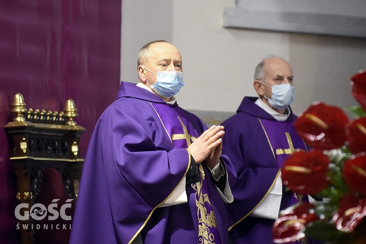 Pogrzeb ks. Stefana Smotera, proboszcza z parafii pw. św. Michała Archanioła w Bystrzycy Kłodzkiej