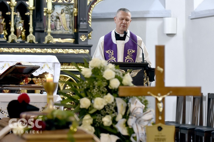 Pogrzeb ks. Stefana Smotera, proboszcza z parafii pw. św. Michała Archanioła w Bystrzycy Kłodzkiej