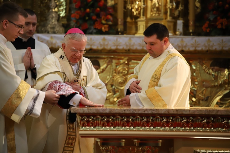 Konsekracja nowego ołtarza w kościele Bożego Ciała w Krakowie