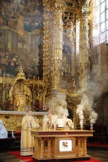 Konsekracja nowego ołtarza w kościele Bożego Ciała w Krakowie