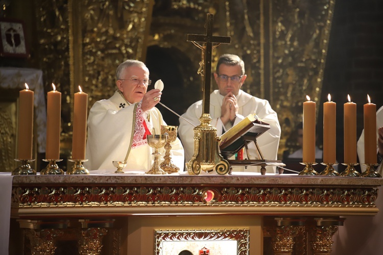 Konsekracja nowego ołtarza w kościele Bożego Ciała w Krakowie