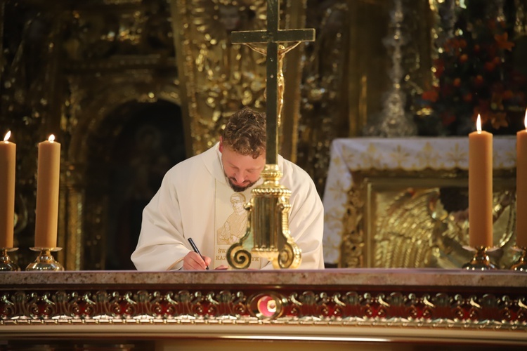 Konsekracja nowego ołtarza w kościele Bożego Ciała w Krakowie