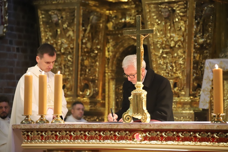 Konsekracja nowego ołtarza w kościele Bożego Ciała w Krakowie